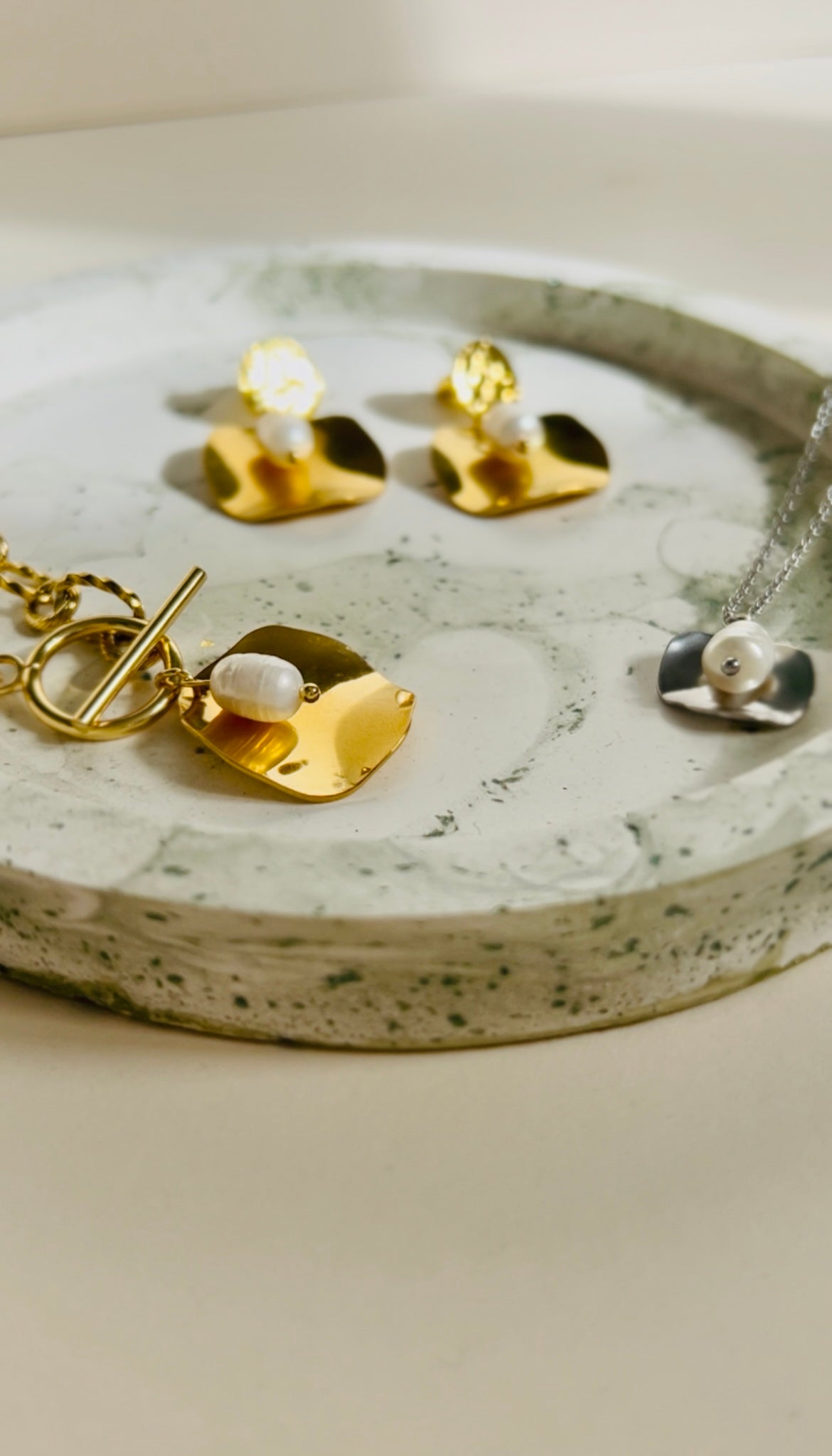 Chunky Pearl & Disc Necklace | Large