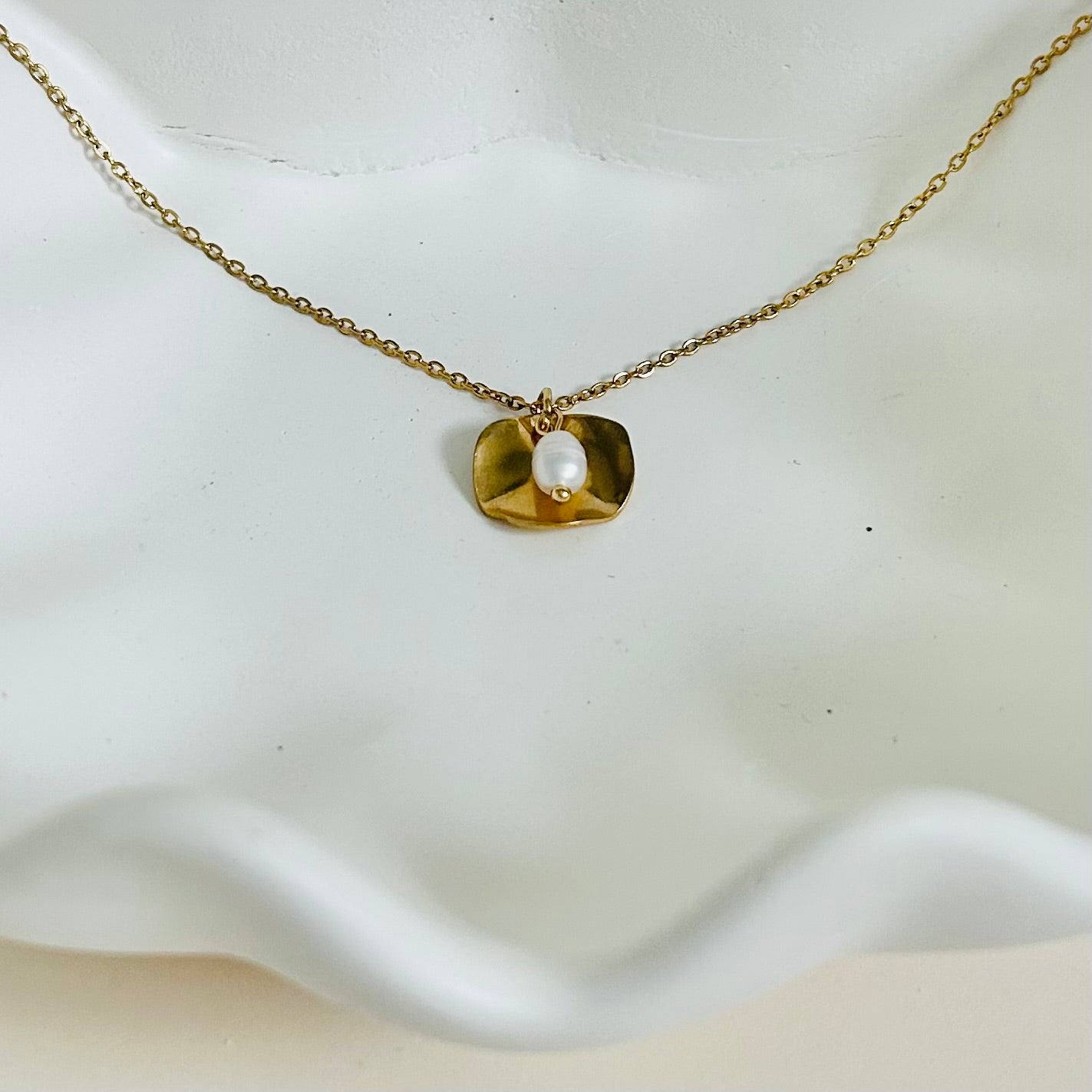 Delicate Pearl & Disc Necklace