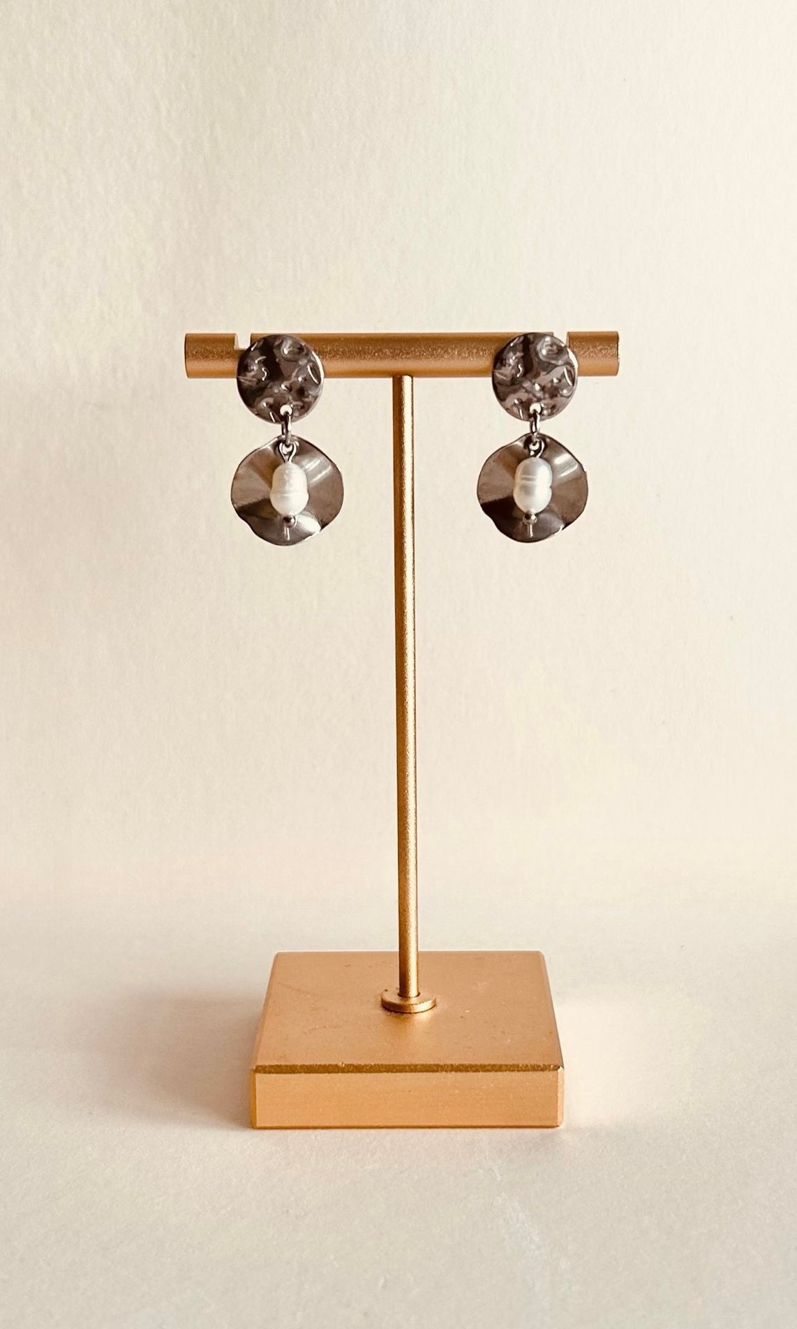 Disc & Pearl Oyster Earrings