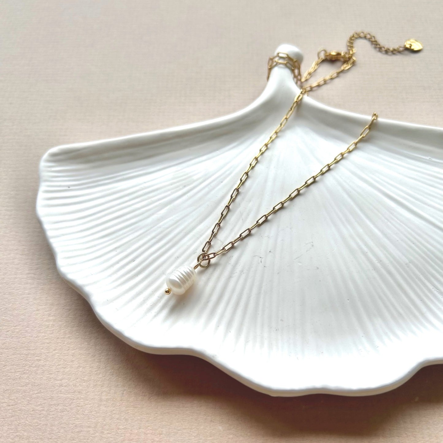 Single Pearl Drop Necklace