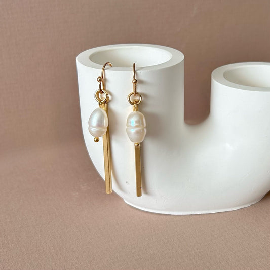 Dune Pearl + Bar Drop Earrings