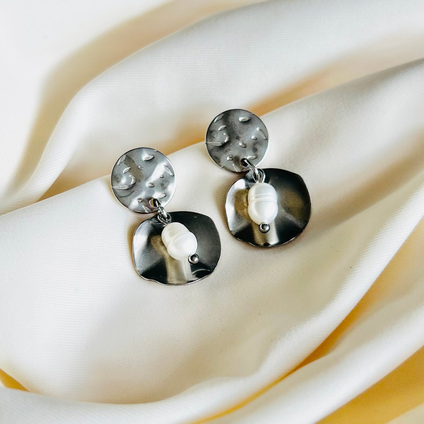 Disc & Pearl Oyster Earrings