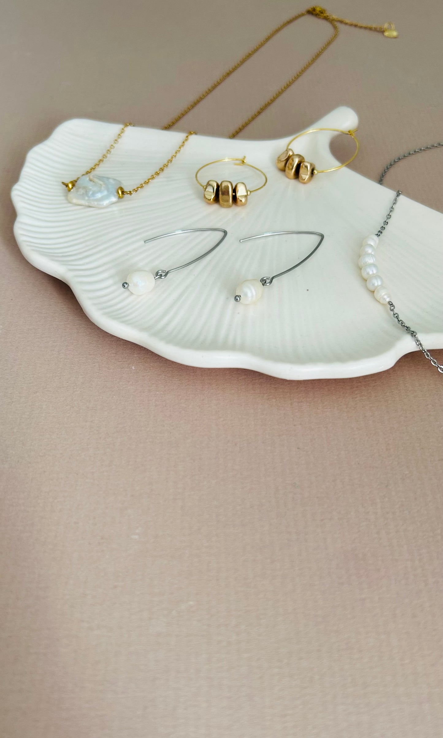 Chain of Pearls Necklace