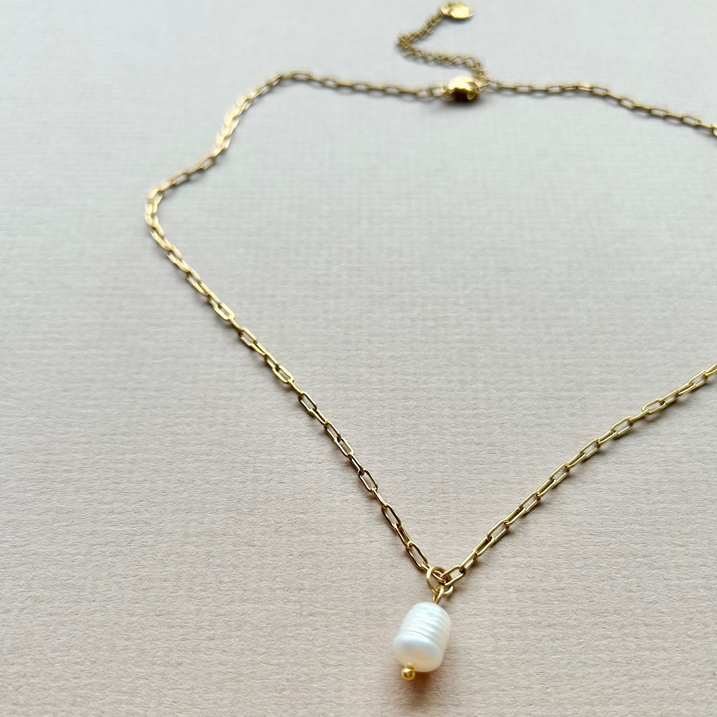 Single Pearl Drop Necklace